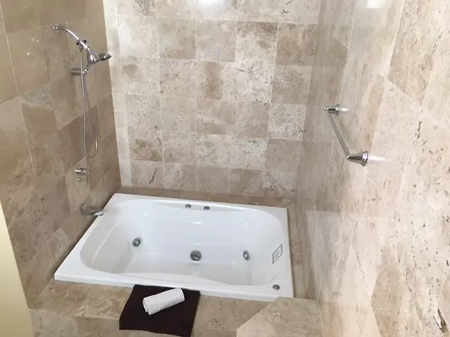 Bed and Breakfast Casa Alegria Puerto Morelos Bed & Breakfast
