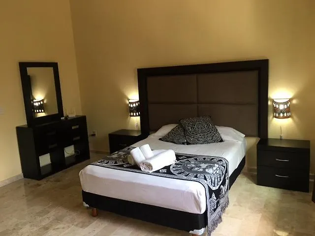 プエルト・モレロス Casa Alegria Bed & Breakfast